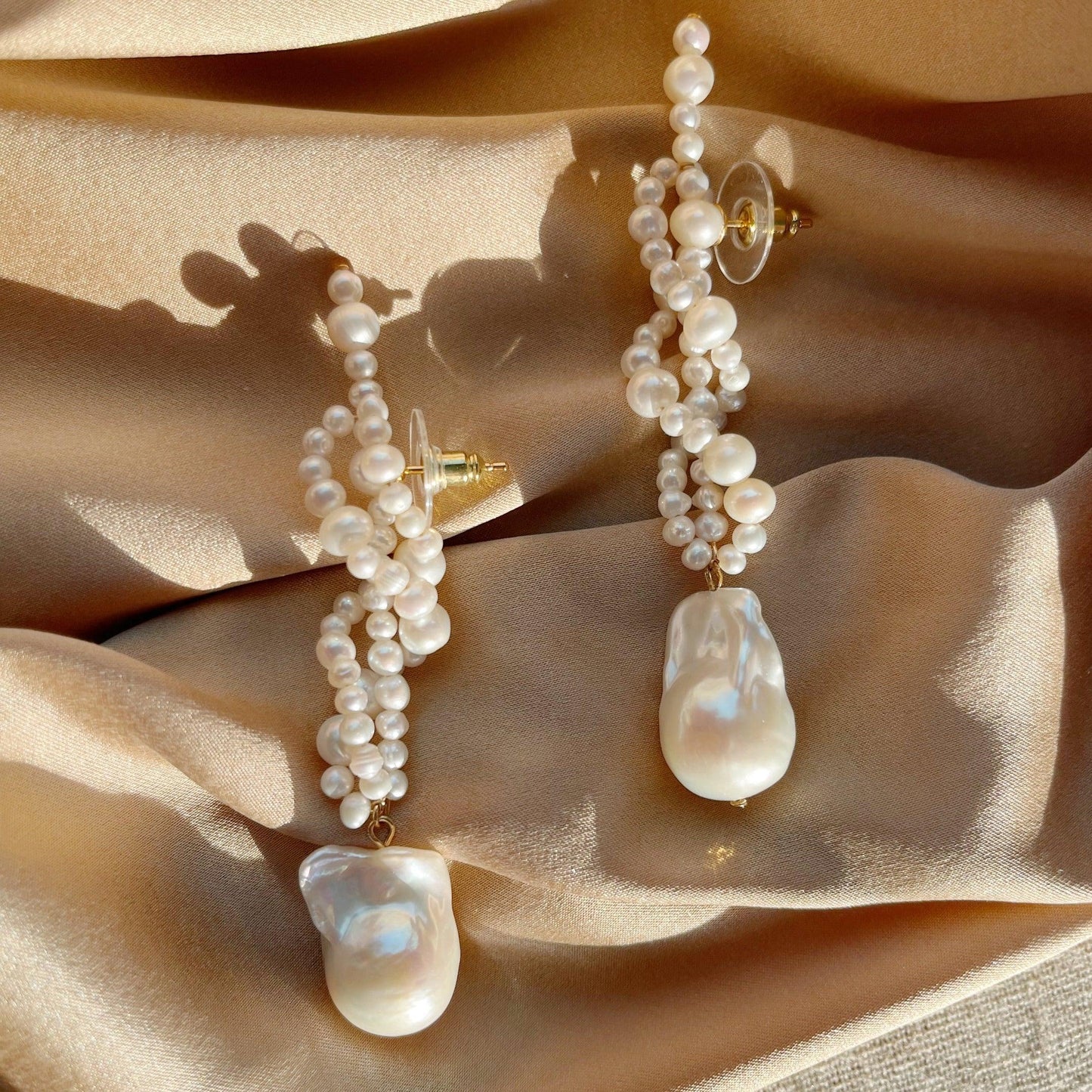 Gloria Baroque Pearl Twist Earrings - ORMIRO