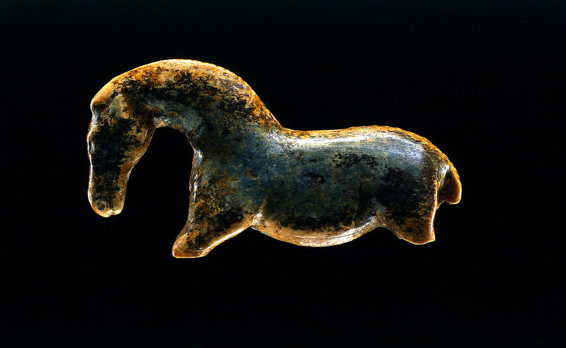 Vogelherd Horse - The Oldest Animal Sculptures Made by Modern Humans - ORMIRO