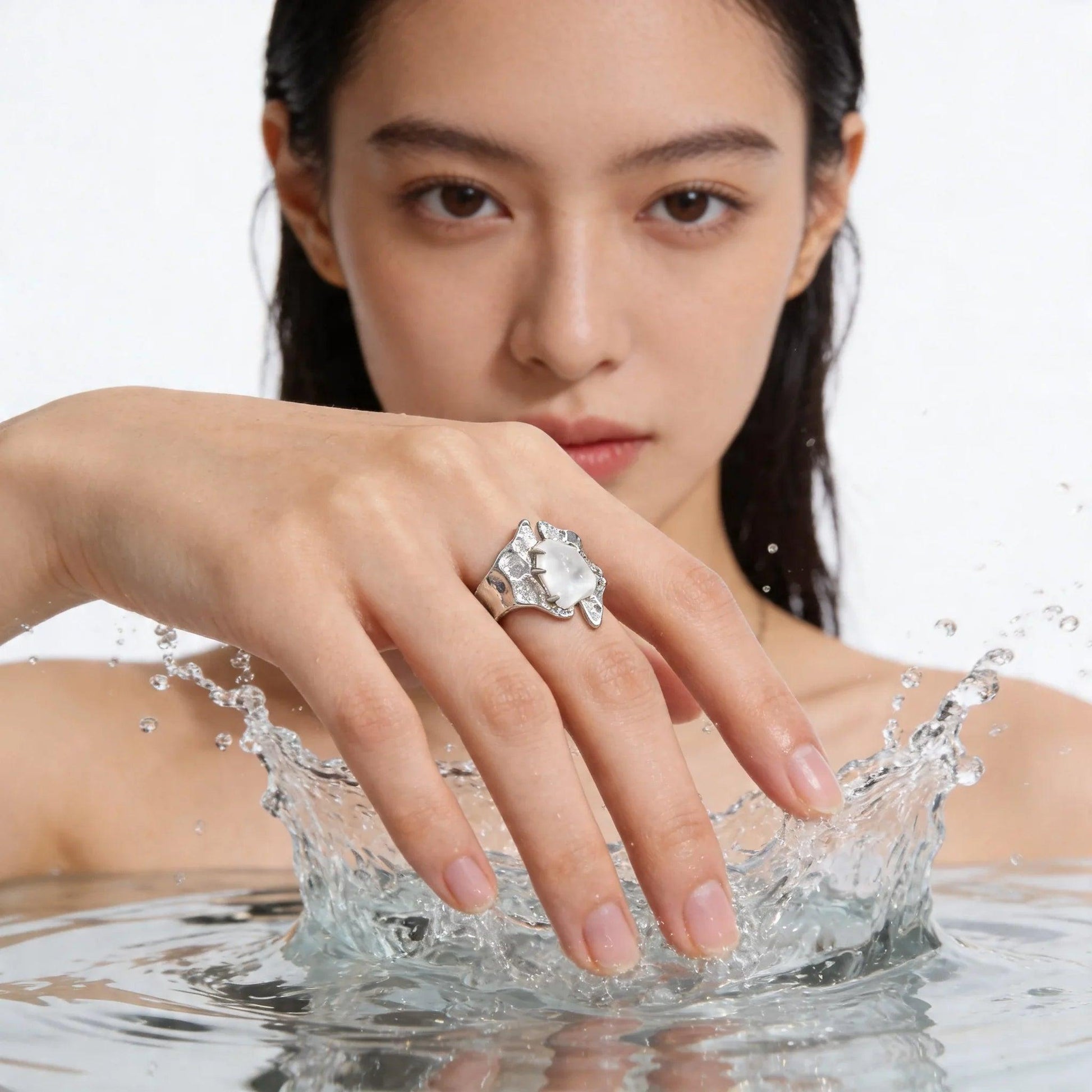 Glacier Clear Quartz Silver Ring - ORMIRO